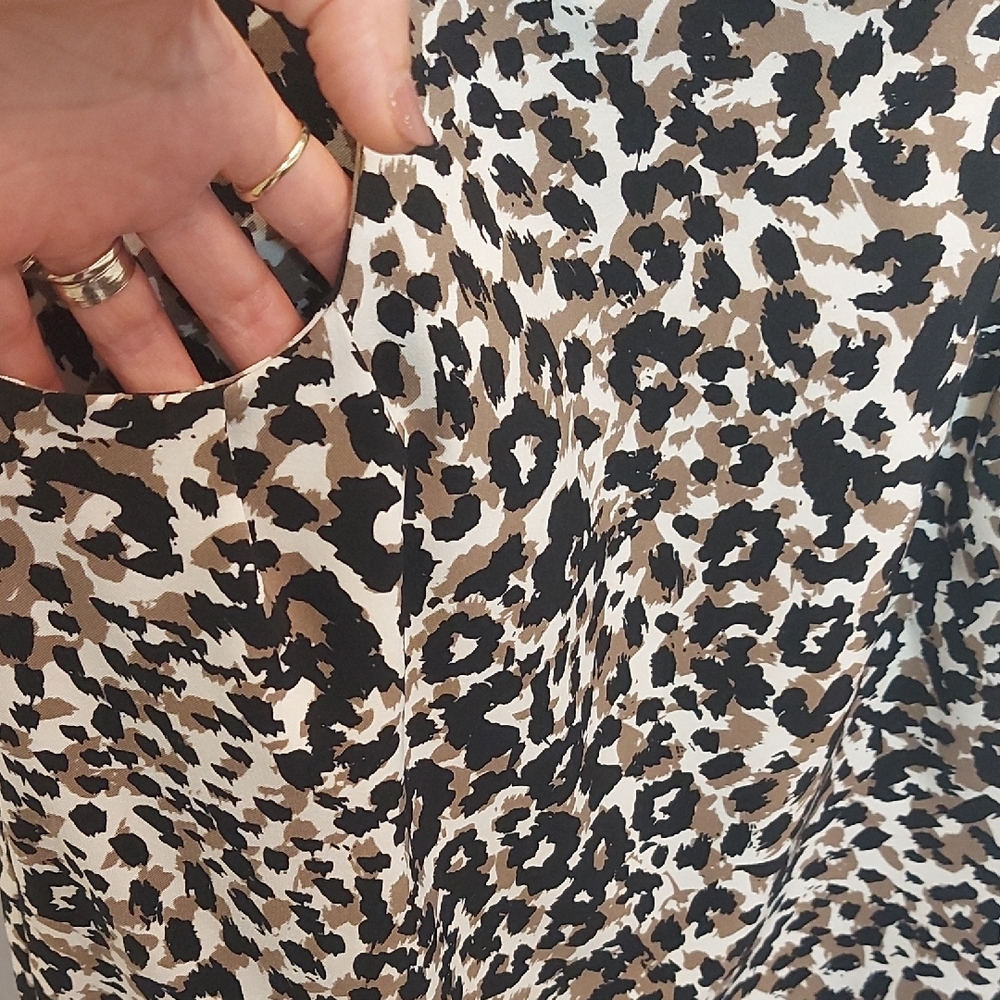 London Times Leopard Print Midi Dress with Blue Details - Picture 4 of 7
